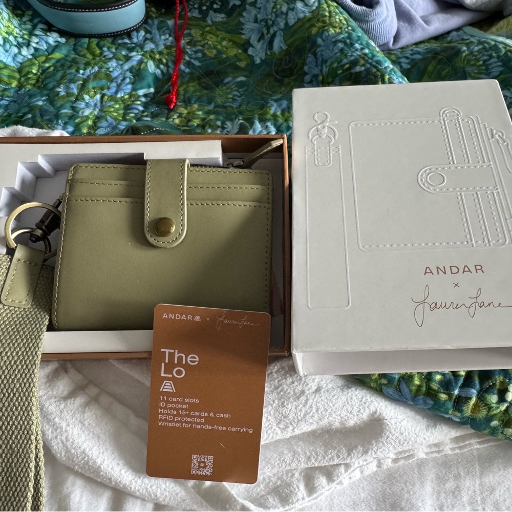 Andar Sage Green  “The Lo” Wallet